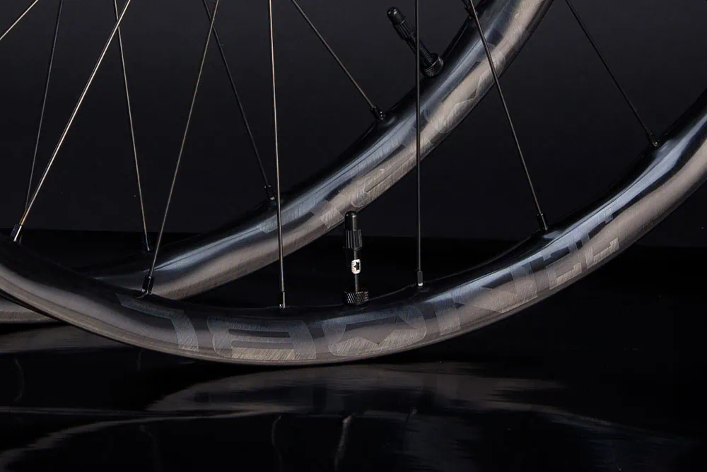 TR32 Hydra 1.0 turquoise CL Boost Wheelset