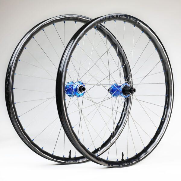 NOBL TR41 29" / Onyx Classic (32h) Sapim Race Wheelset (USED)